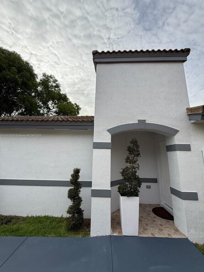 Building Photo - 20607 SW 93rd Ave