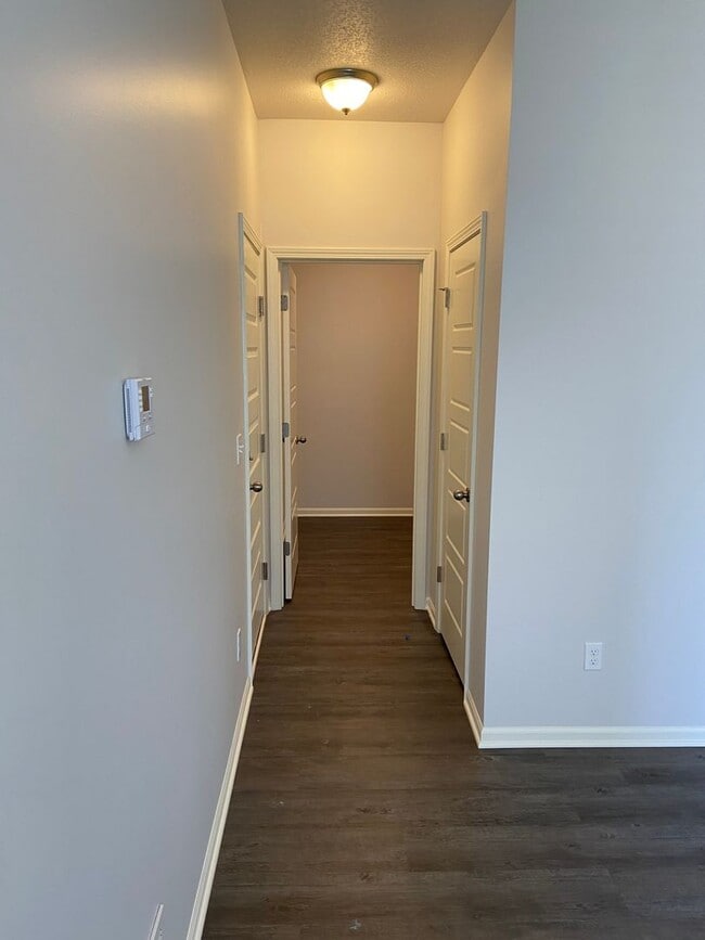 Building Photo - Pre-Leasing Now | Don't Miss Out! — Beautiful 4 Bed, 2 Bath Home in Oak Woods