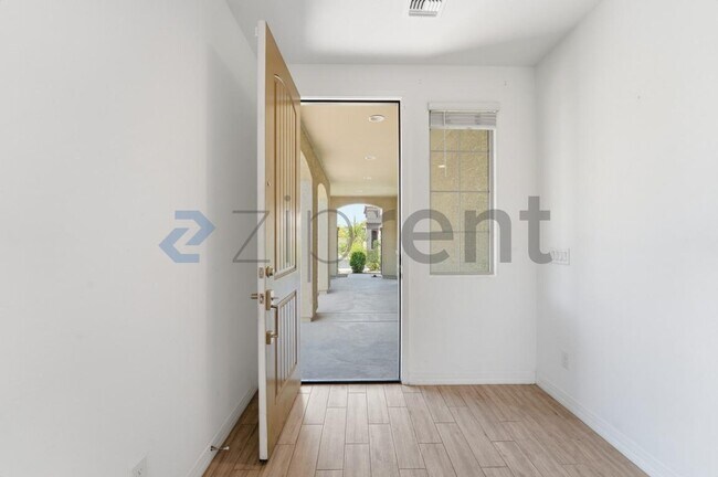 Building Photo - 9219 W Sells Dr