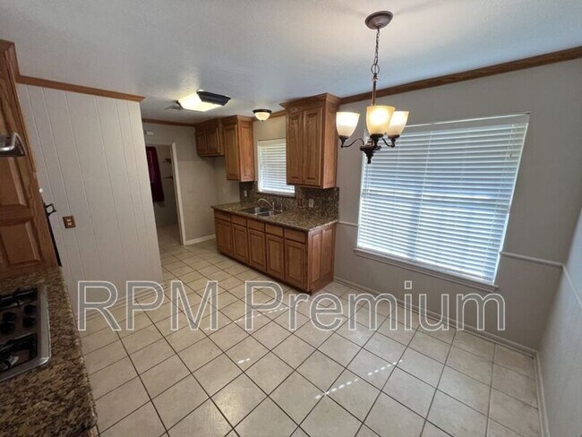 Building Photo - 8823 Cefalu Dr