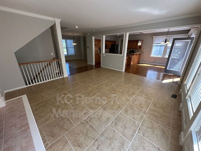 Building Photo - 5605 W 153rd Terrace