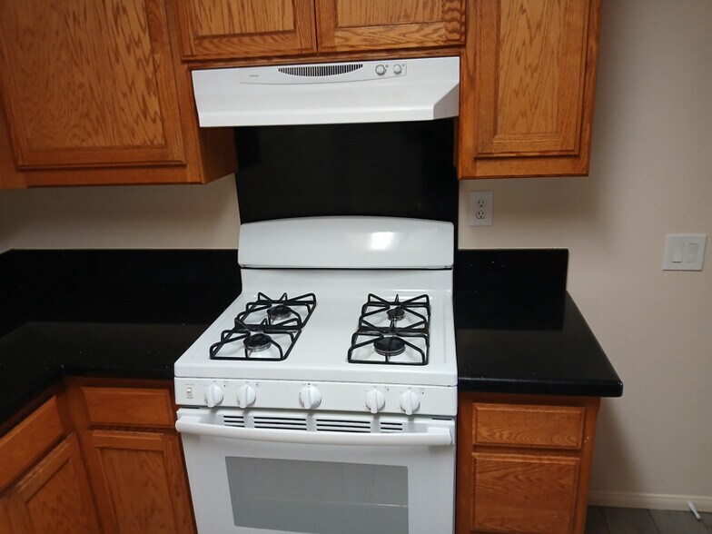 Primary Photo - 38550 22nd St E