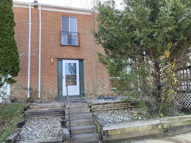 Building Photo - 53 Maple Dr