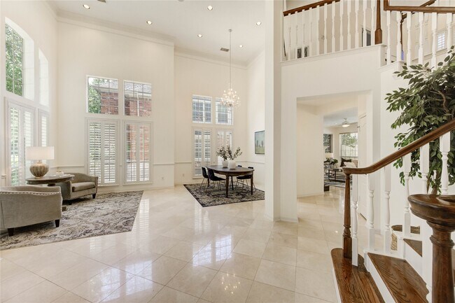 Building Photo - 13515 N Tracewood Bend