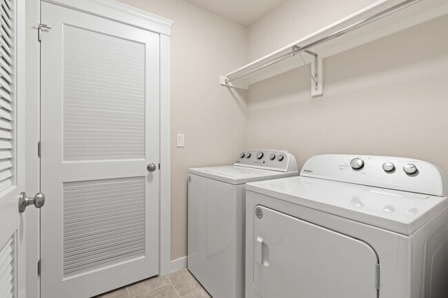 Building Photo - GORGEOUS 3bd/2.5ba Payette Duplex w/Modern construction, pristine condition, and ready for you!