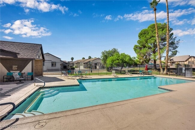 Building Photo - 3959 Salisbury Pl