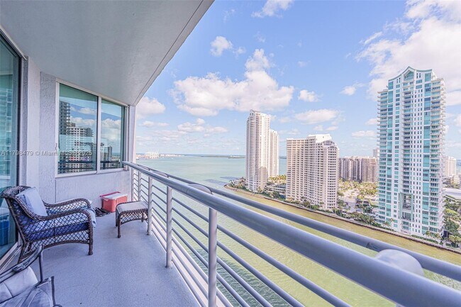 Building Photo - 325 Biscayne Blvd