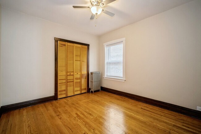 Building Photo - 5719 N Meade Ave