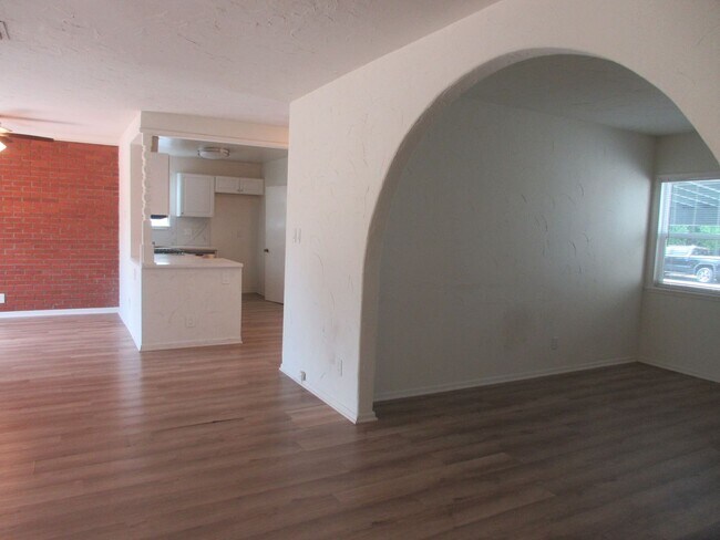 Building Photo - Reduced price on this lovely 3 bedroom Lake Balboa home on McLennan Avenue