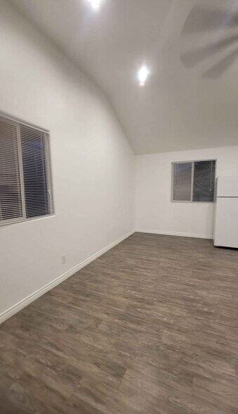 Diningroom area - 1276 N Hamilton Blvd