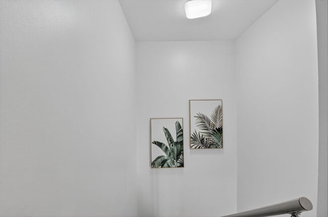 Building Photo - 4310 Village Dr