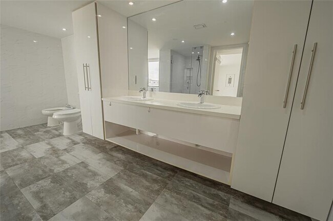 Building Photo - 468 Golden Isles Dr