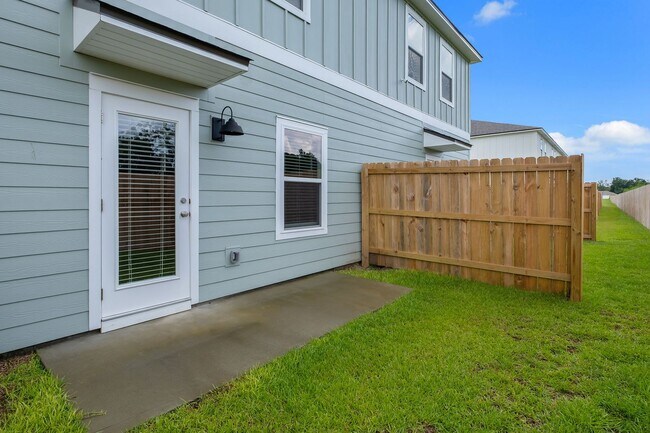 Building Photo - Brand New Construction Townhome in Misting Springs of Crawfordville