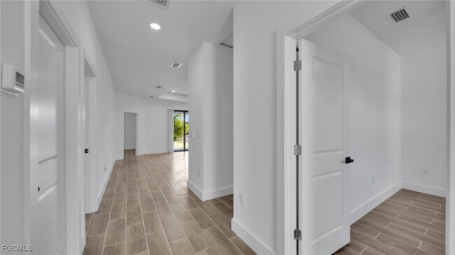 Building Photo - 1121 Hightower Ave S