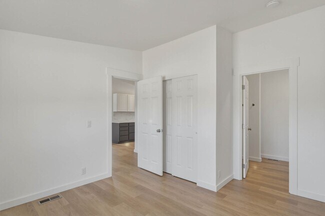 Building Photo - 3 Bedroom, 2 Bathroom Home