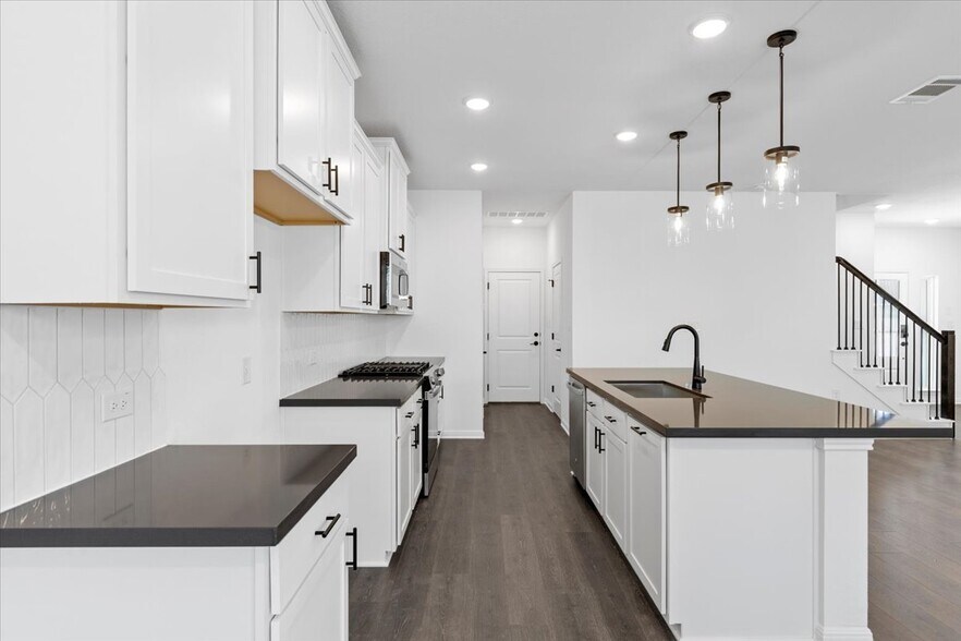 Building Photo - 15600 Nola Ct