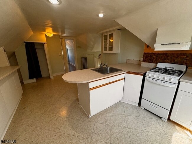 Building Photo - 160 Chestnut St