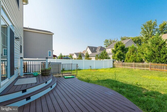 Building Photo - 10424 Goldenrod Dr