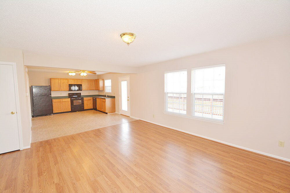 Building Photo - 2308 Harvest Moon Dr