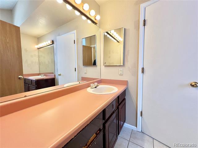 Building Photo - 12265 Deerfield Way