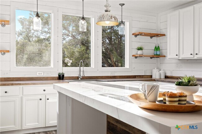 Building Photo - 2301 Wegner Rd