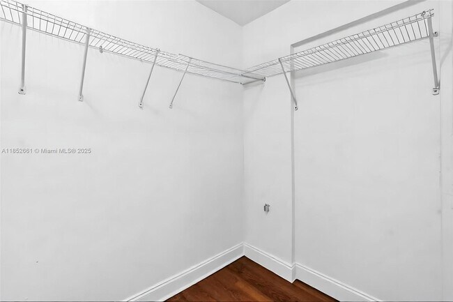 Building Photo - 1398 NE 191st St