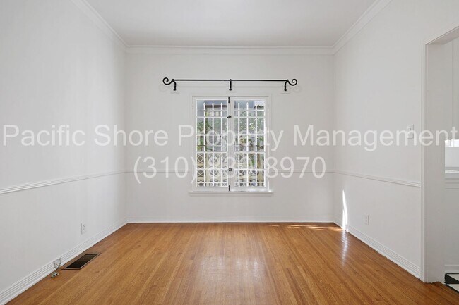 Building Photo - Orange Triplex