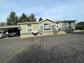 Building Photo - Newly Renovated 3 bed/2 bath manufactured home!