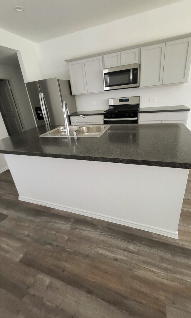 Building Photo - 23835 Sunland Park Ct