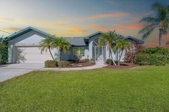Building Photo - 527 Rotonda Cir