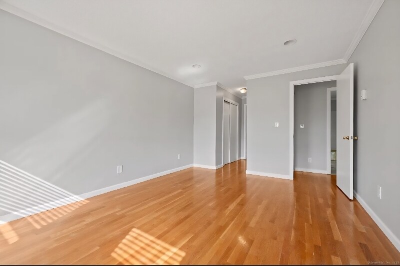 Building Photo - 140 Kane St