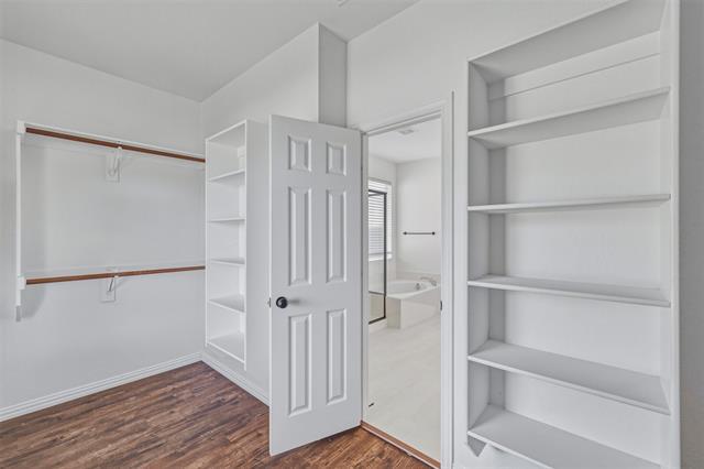 Building Photo - 1706 Clear Springs Dr