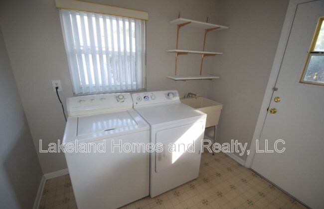 Building Photo - 145 Audubon Rd