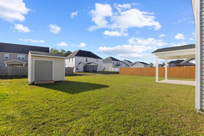 Building Photo - Large 4 bedroom in The Shores and Windpointe!