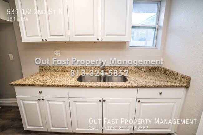 Building Photo - 539 1/2 2nd St N-