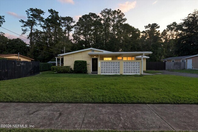 Building Photo - 863 Westgate Dr