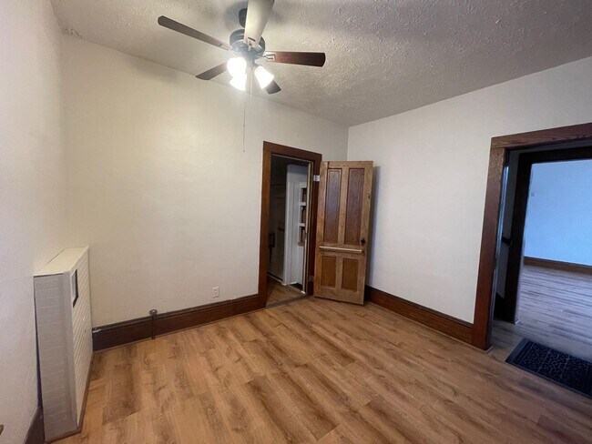Building Photo - 334O