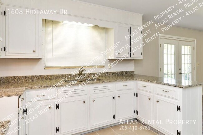 Building Photo - 1608 Hideaway Dr