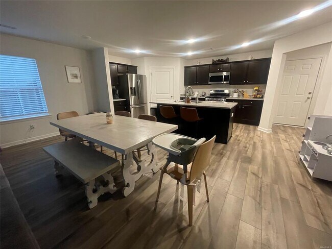 Building Photo - 84 Kohn Dr