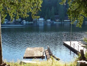 Building Photo - Private Lakefront Cabin for Rent
