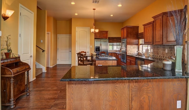 Building Photo - 4310 Capistrano Ave