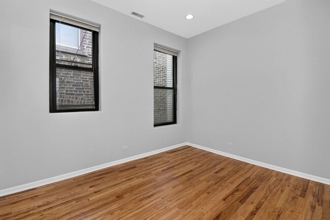 Building Photo - 1422 W Taylor St