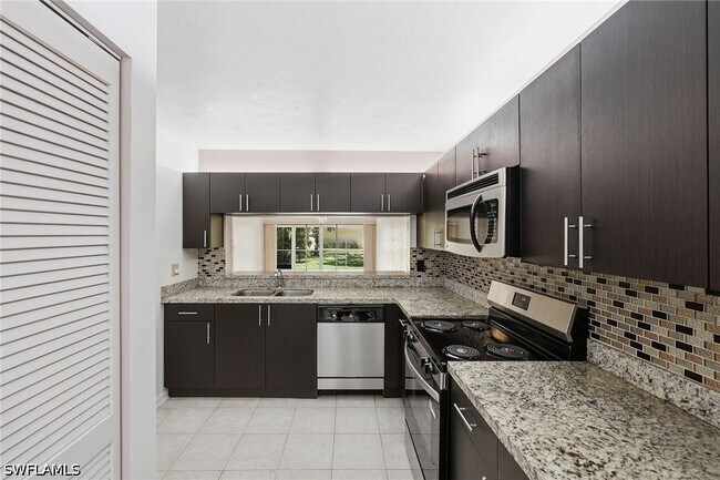 Building Photo - 1231 Commonwealth Cir