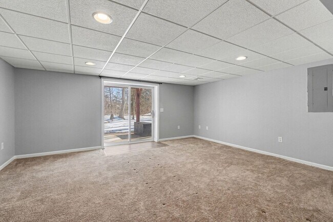 Building Photo - 54 Woodmyre Ln