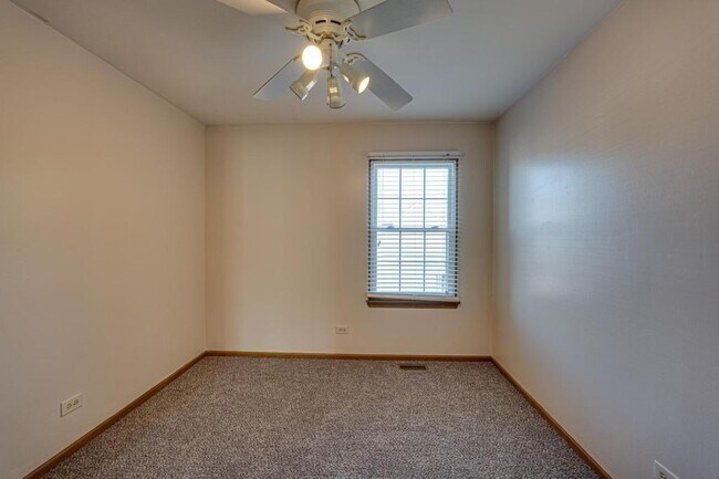 Building Photo - 196 Park Ridge Ln