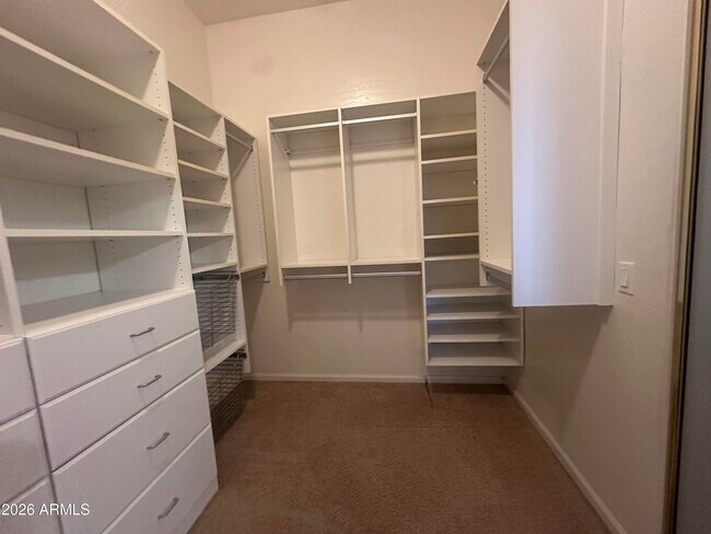 Building Photo - 7220 W Cottontail Ln