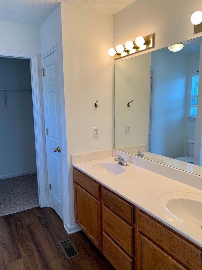 Building Photo - Spacious Prescott Place Townhome