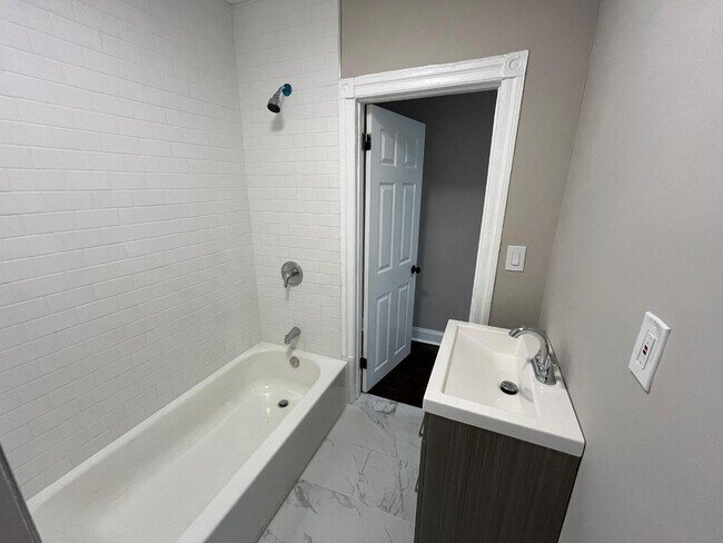 Building Photo - 2314 S 66th St