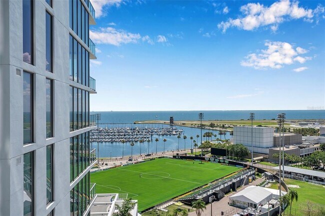 Building Photo - 301 1st St S