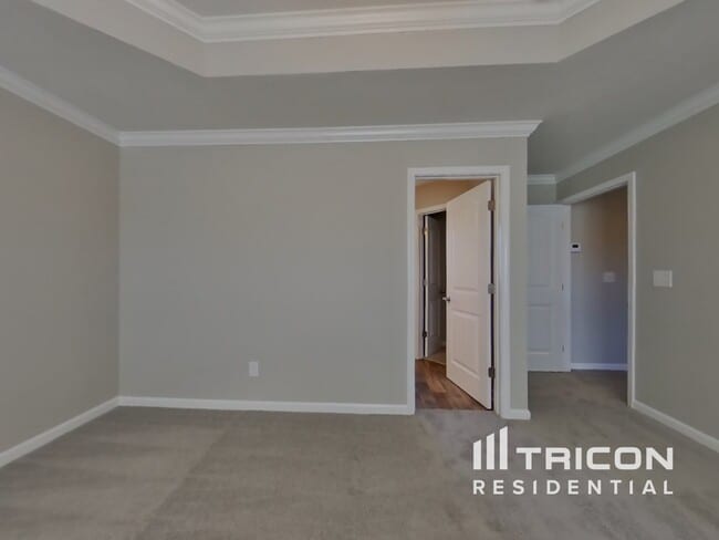 Building Photo - 913 Latting Dr